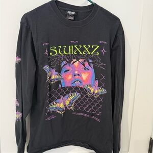Swixxz graphic long sleeve tee size medium